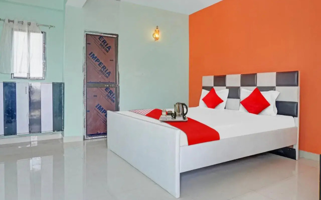 Oyo 703347 Ab Hotel