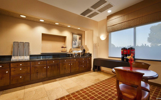 Best Western Plus Castlerock Inn & Suites