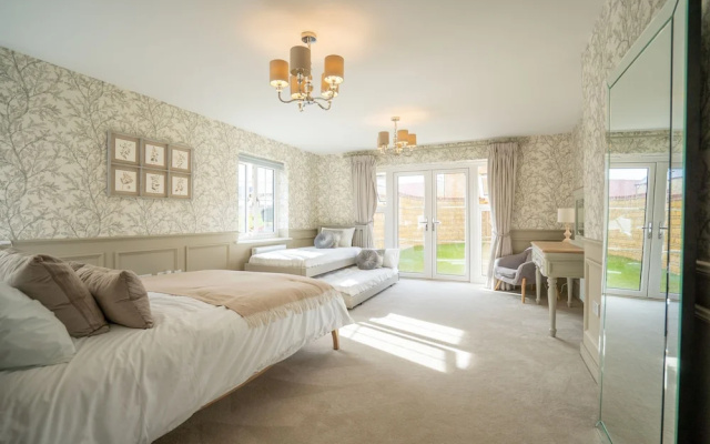 Six Bedroom New-build Detached House In Bicester
