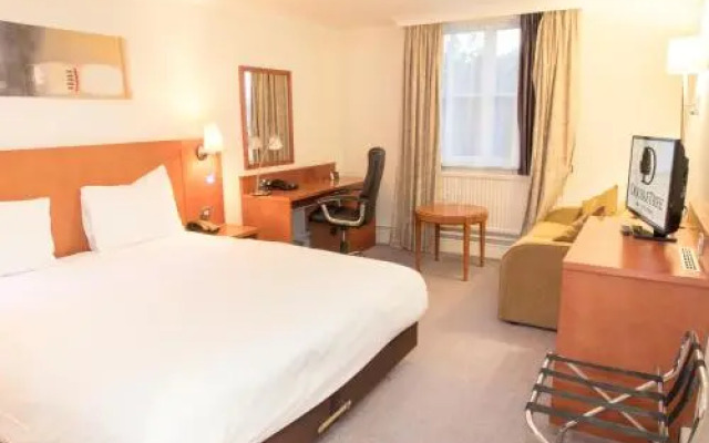 Doubletree By Hilton Reading M4 J10