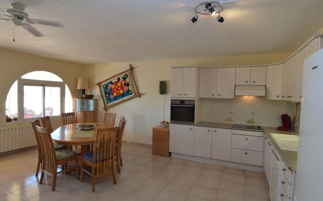 Spacious Villa in El Baladrar with Swimming Pool