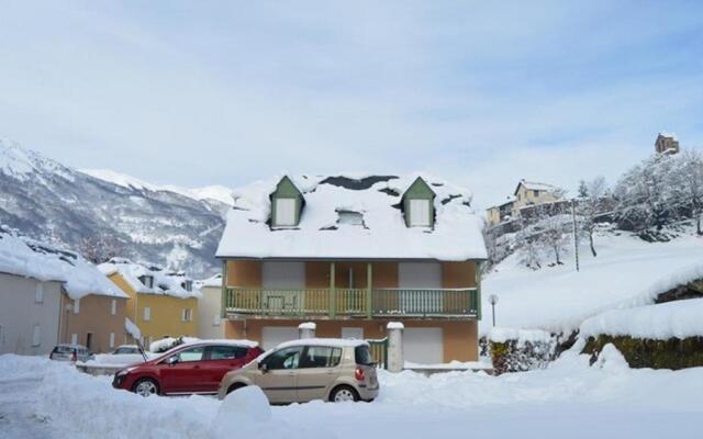 Appartement Esquièze-Sère, 2 pièces, 4 personnes - FR-1-402-23