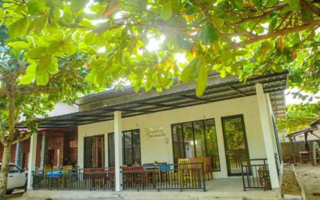 Sawarna Little Hula Hula