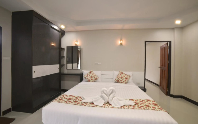 Gold Airport Suites