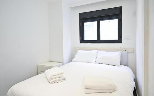 Clear 3BR in Dizzengoff 140 by HolyGuest