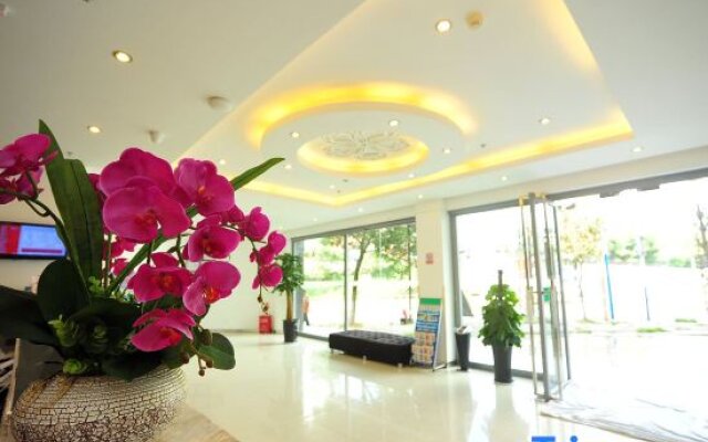 Fairyland Hotel (Kunming Jiaochang Middle Road)