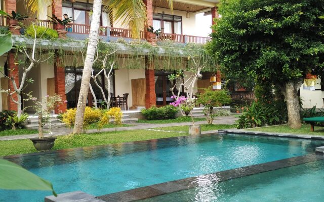 Nyoman Sandi Guest House