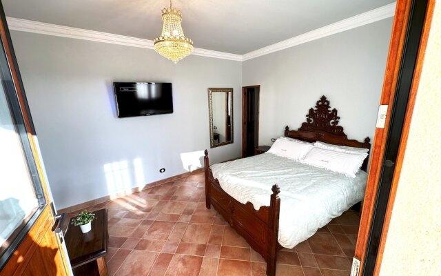 Masia Can Viver - Olive oil tourism B&B