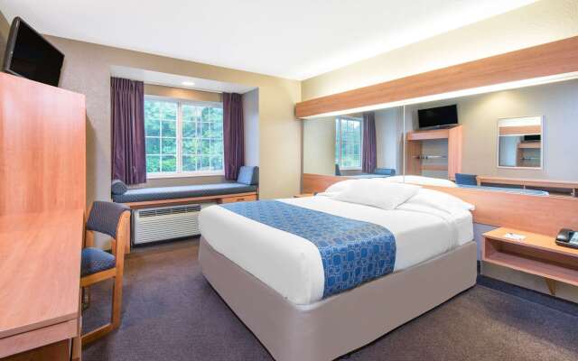 Microtel Inn & Suites by Wyndham Hazelton/Bruceton Mills
