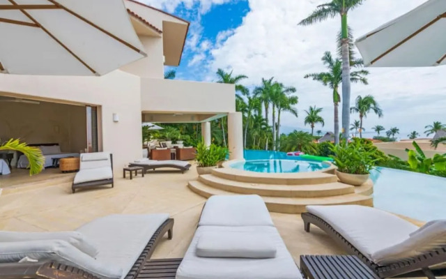 Villa Alamanda in Mexico City