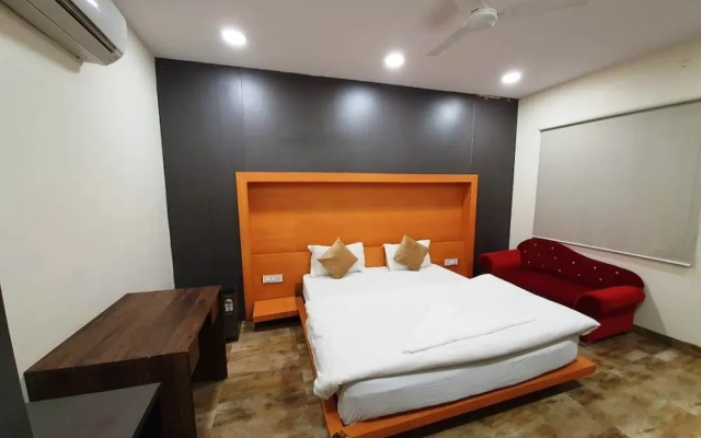 Goroomgo Mandakini Royale Kanpur