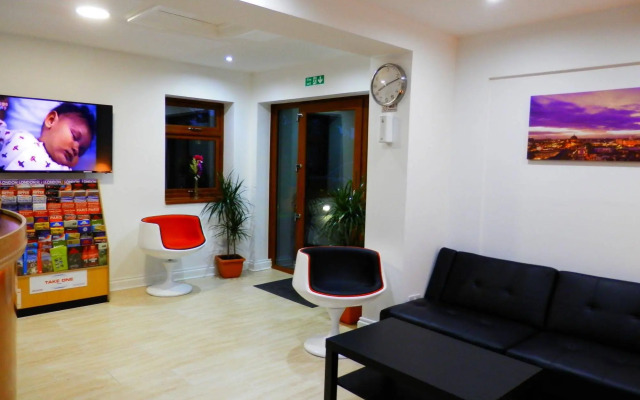 Heathrow Traveller B&B