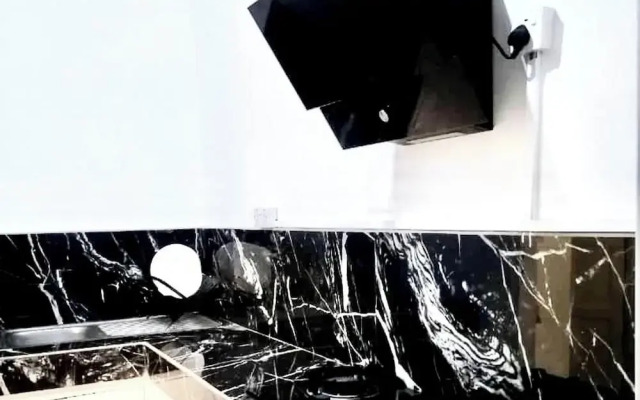 1 Bed House Private Compound With Off Road Parking