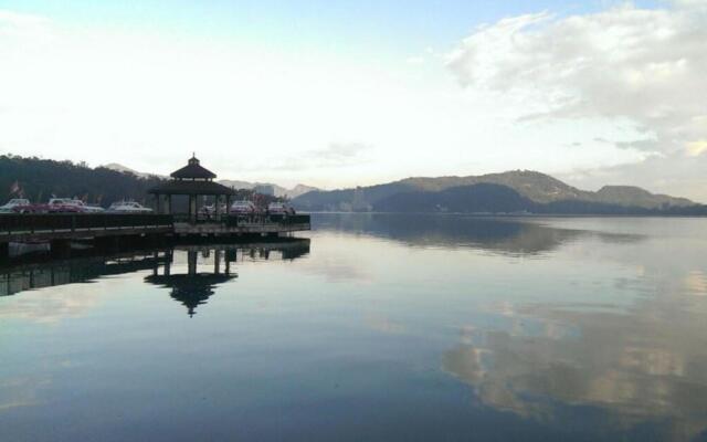 Sun Moon Lake Crystal B & B