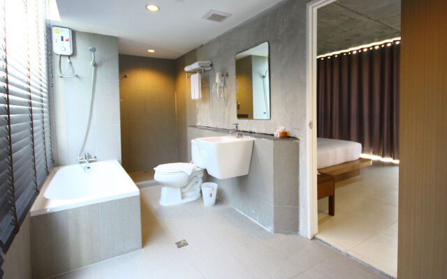 B2 Sea View Pattaya Boutique & Budget Hotel