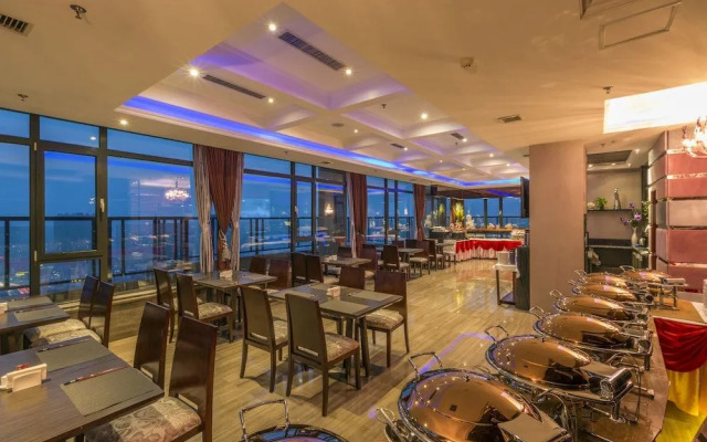 Jinjiang Peninsula Seasons Hotel
