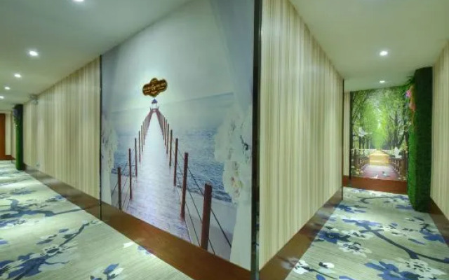 Huating Hotel (Fengzhou)