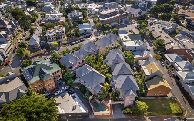 Spring Hill Gardens Apartments