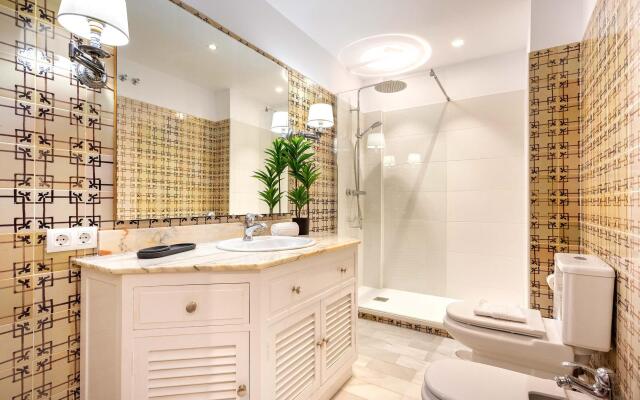 Spectacular apartment with 258m2 and 4BD near Alcazar. San Fernando