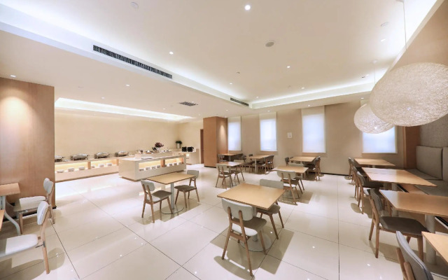 Ji Hotel (Turpan Gaochang Road)