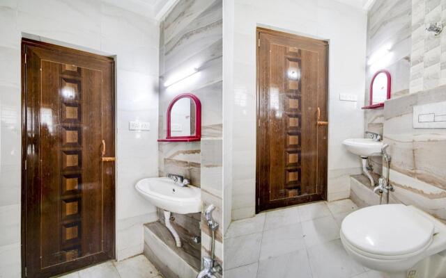 Oyo 93057 Swastik Guest House