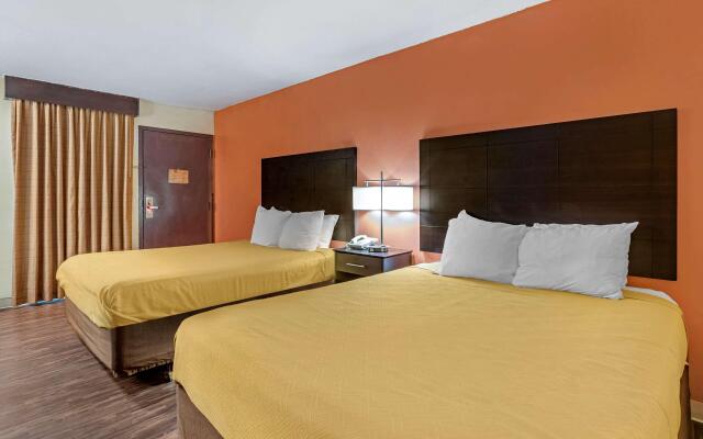 Econo Lodge Urbandale