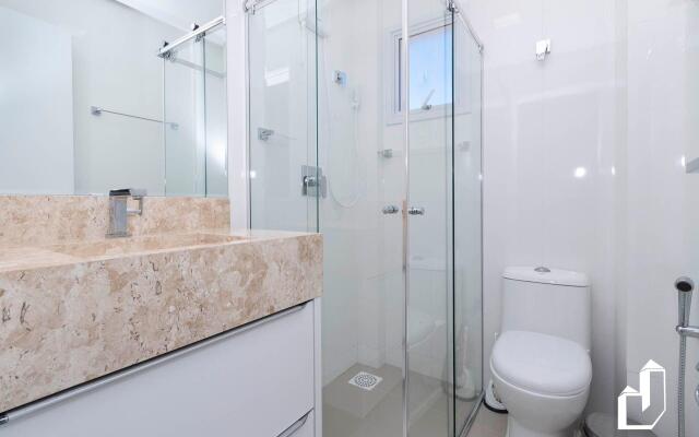 Apartamento com vista para o mar com 02 suítes