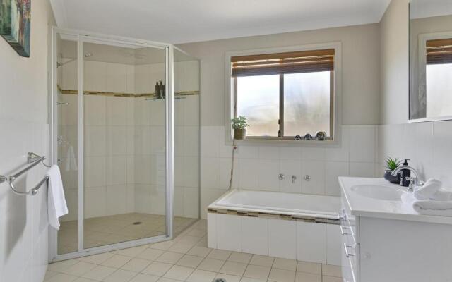 Terrific Taloumbi, Cosy & Spacious, Free Wifi