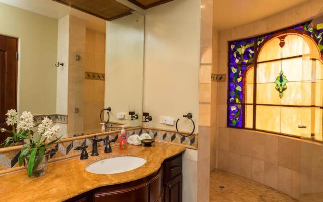 Luxury Ocean View Condo - Ultimate Convenience