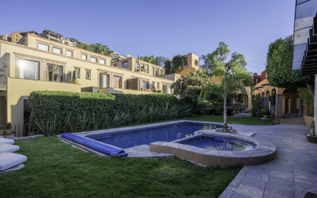 Angelic Centro 2BR with Pool