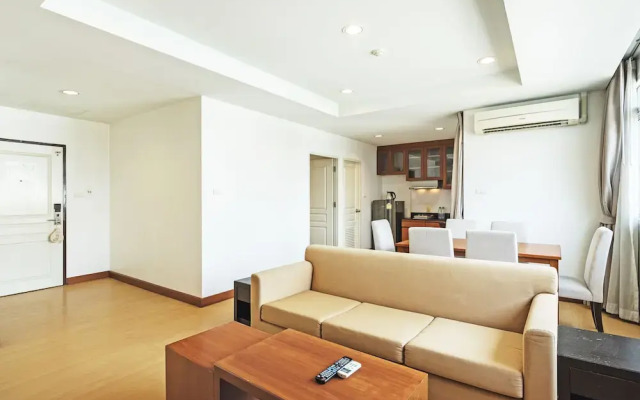 The Lavish Residence by Favstay