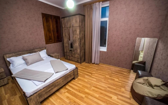 12 Nikoloz Izashvili Street