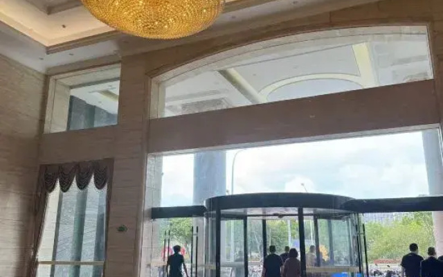 Vienna Hotel (Fuzhou Changle Zhenghe Subway Station)