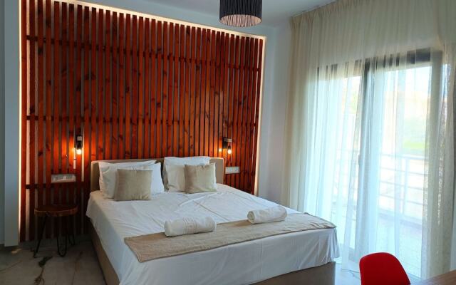 Salonikiou Beach Deluxe Apartments