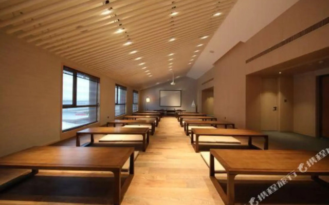 Yooler Resort Hotel