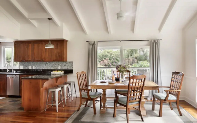 Hale Haena 3 Bedroom Home by RedAwning