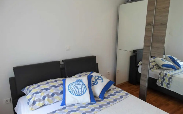 Shimmering Sea Apartment With Sea View and Balcony