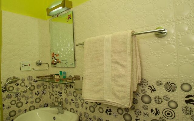 Hotel Cirrus by Oyo Rooms