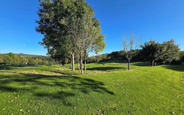 Lakeviews/quietness/parking/longstays/4guests