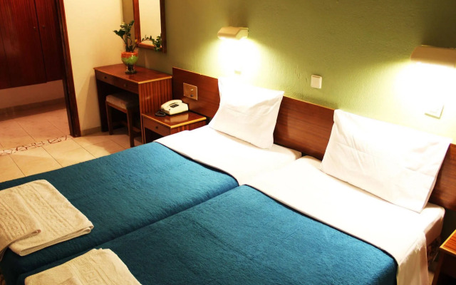 Achousa Hotel