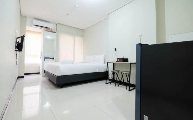Minimalist Studio Nifarro Park Apartment near Kemang