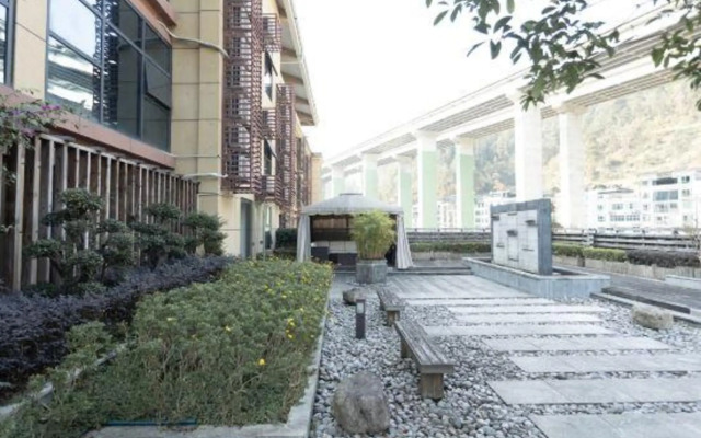 Pokhapa Hotel