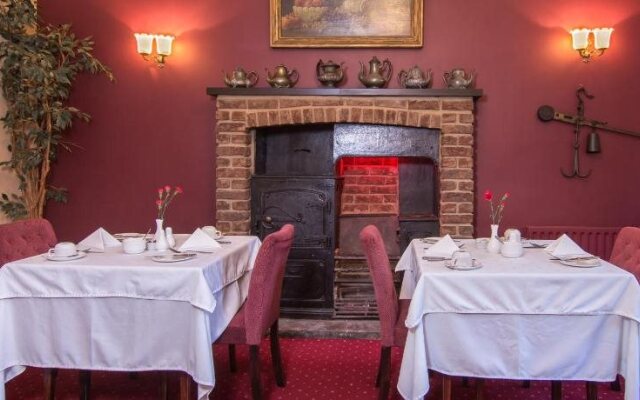 Alhambra Court Hotel