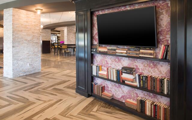 Crowne Plaza Saddle Brook by IHG
