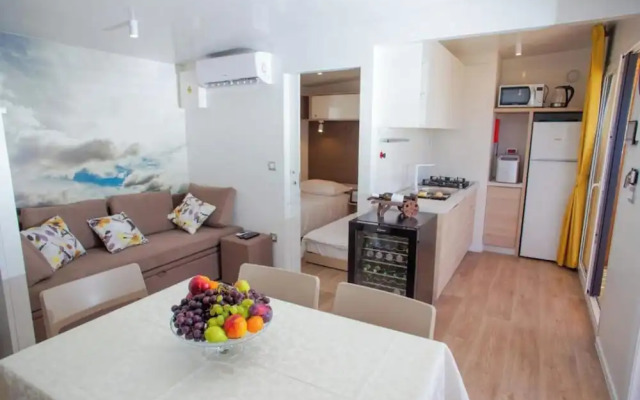 Spacious Apartment in Novalja near Sea