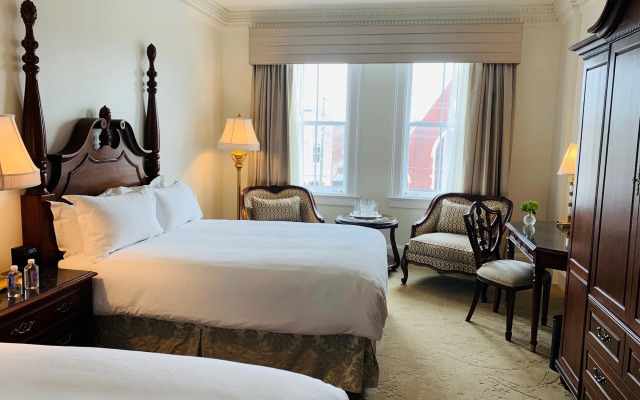 Market Pavilion Hotel