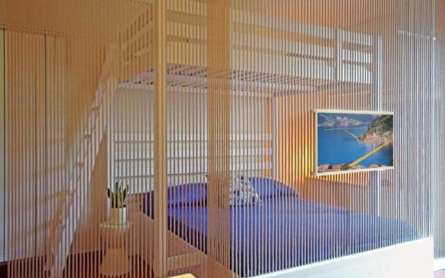 In Suite Lake 1