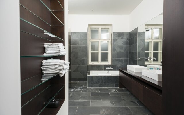 Senator Suite Stephansplatz by Welcome2Vienna