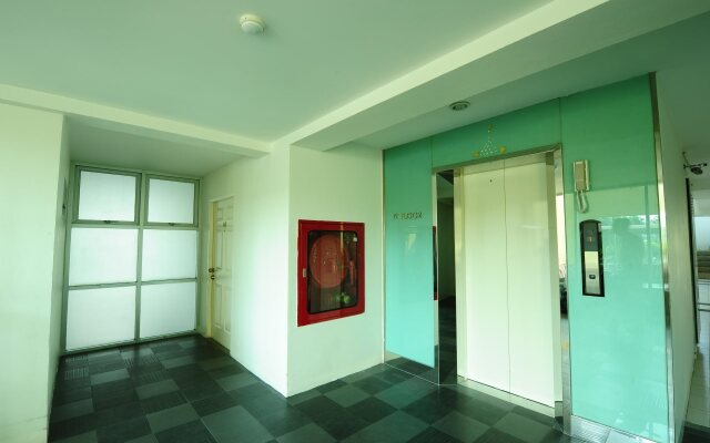 Isanook Airport Residence