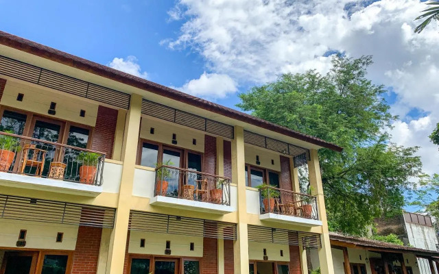 OYO 261 Sasono Putro Residence